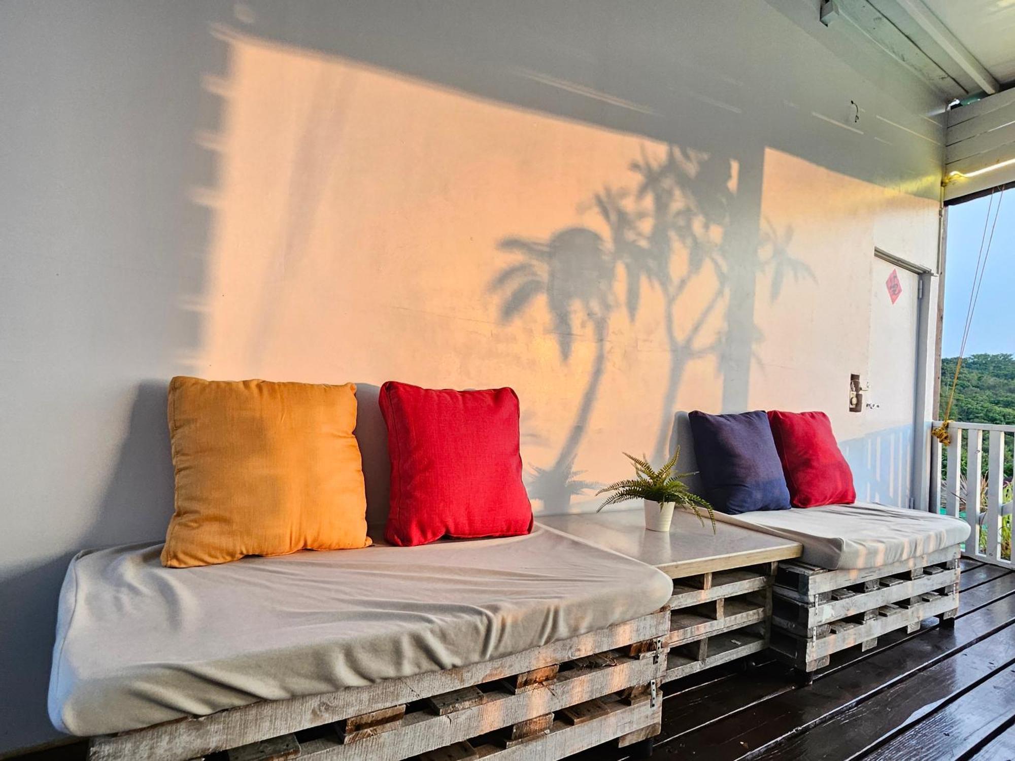 舞浪海景旅店 Hotel Xiaoliuqiu Bagian luar foto